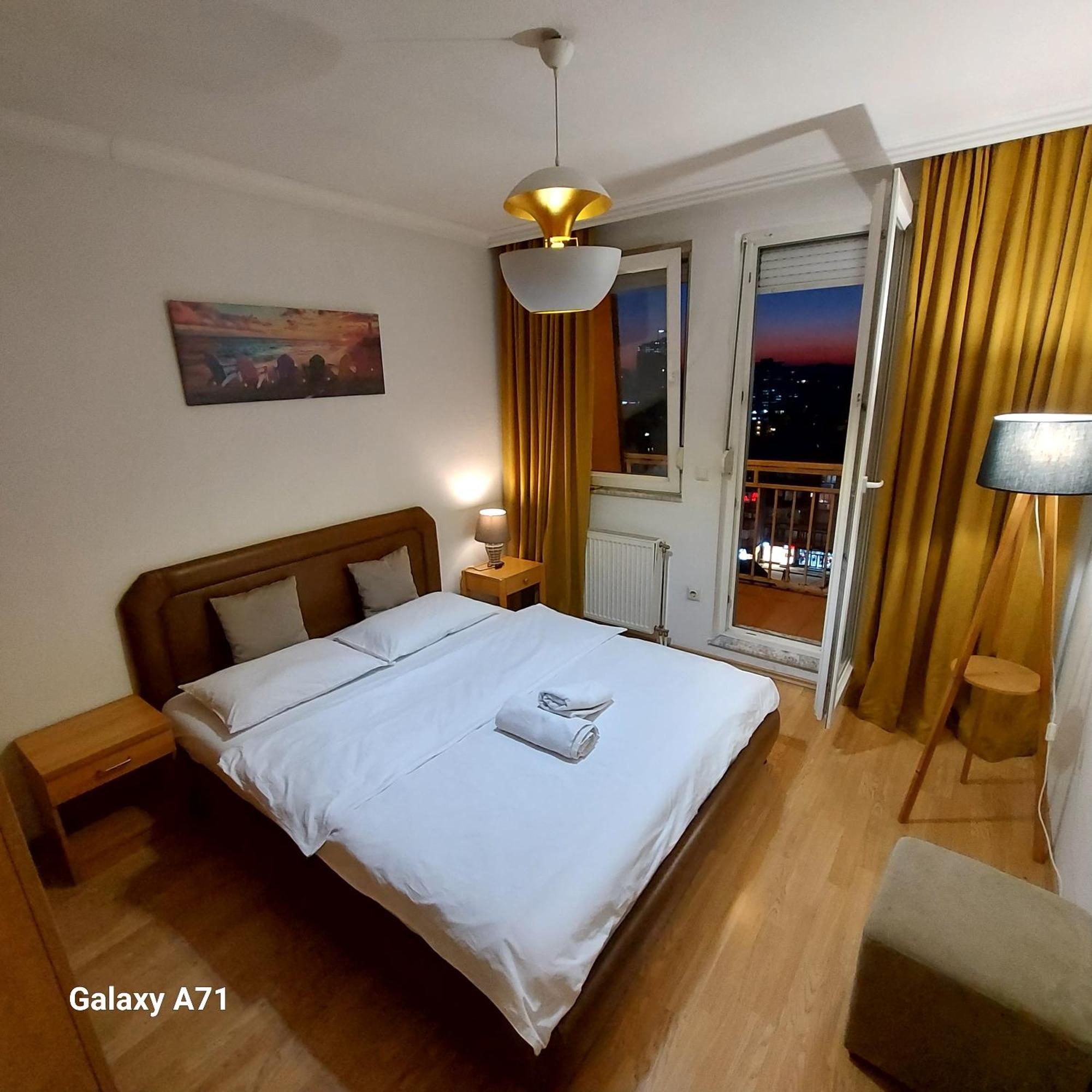 Gorgeous Apartment With City View In The City Center Приштина Екстер'єр фото